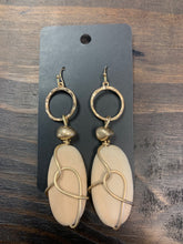 Load image into Gallery viewer, Stone Earring