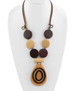 Wood Disk& Teardrop Pendant Necklace