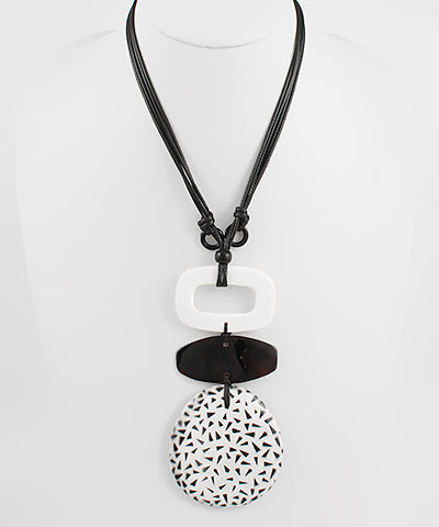 Round& Multi Resin Pendant Necklace