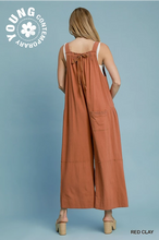 Load image into Gallery viewer, Sleeveless Silhouette Jumpsuit