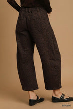 Load image into Gallery viewer, Non-Stretch Leopard Print Wide Leg Pants