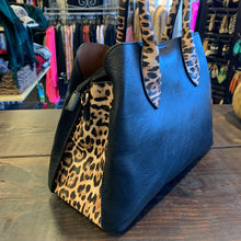 Load image into Gallery viewer, Black and Leopard Purse