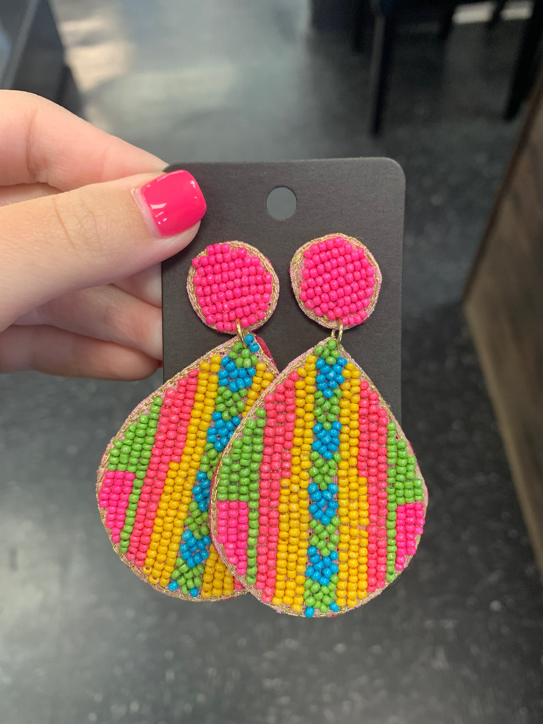 Straight Pattern Teardrop Earring